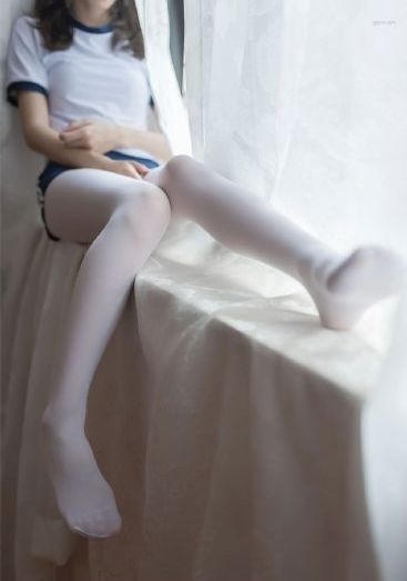 老师胸乳裸露网站