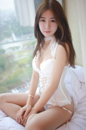 《裸》在线观看