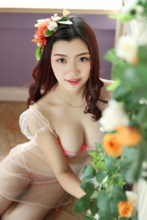 两个奶被揉得又硬又翘的视频