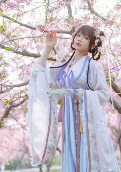 年轻的女闺蜜hd