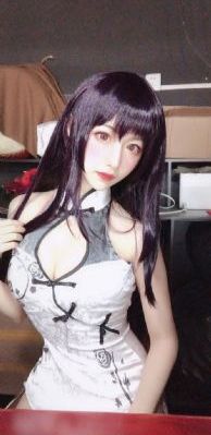 丰满大胸年轻寡妇